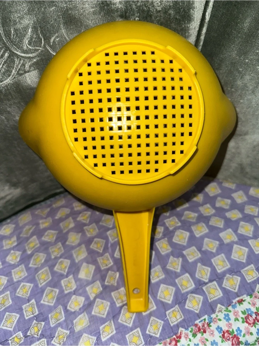 Tupperware Bright Yellow Plastic Strainer with Handle
